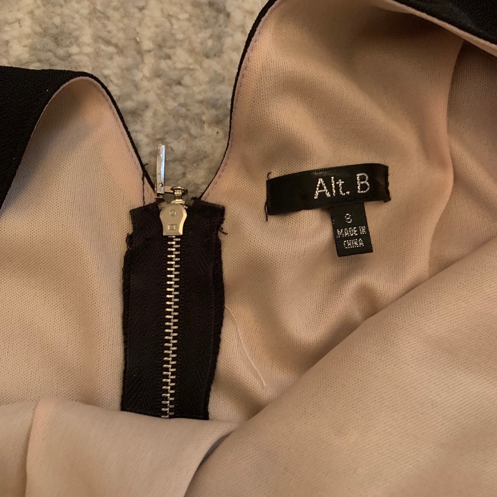 Party dress - Picture 3 of 4